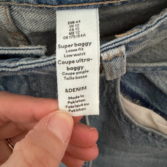 H&M Women's Washed Blue Ankle Jeans super baggy size 12 - Picture 4 of 5